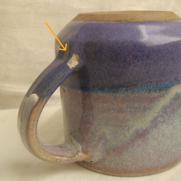 Studio Pottery Mug Artist Signed *Chip Handle* - Picture 7 of 8